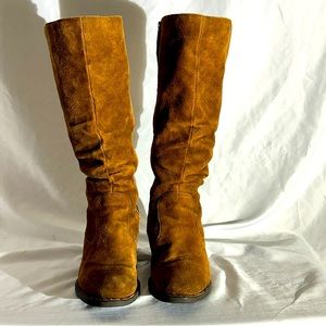 Born boots suede ruched brown calf, Size 8